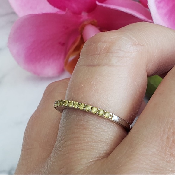 14k solid white gold yellow sapphires band - Picture 7 of 8